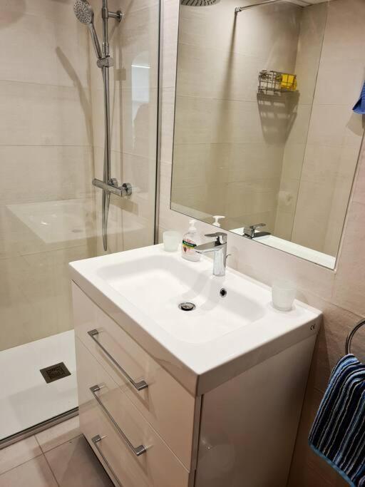 Estepona Port Beachside Apartment - Marina Bay Zewnętrze zdjęcie